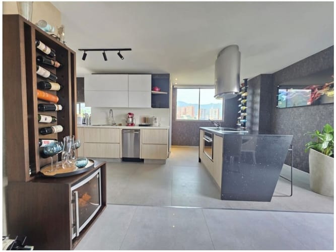 Apartamento de 3 alcobas en venta en Loma Del Chocho, Envigado, 153 m² · foto 11 de 24