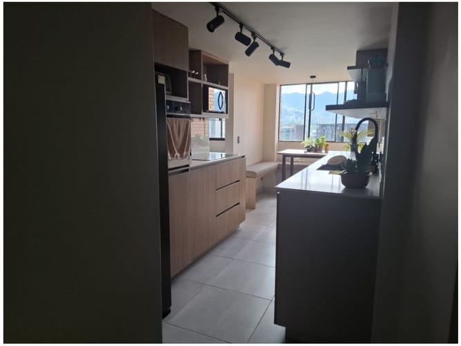 Apartamento de 3 alcobas en venta en La Aguacatala, Medellín, 132 m² · foto 7 de 24