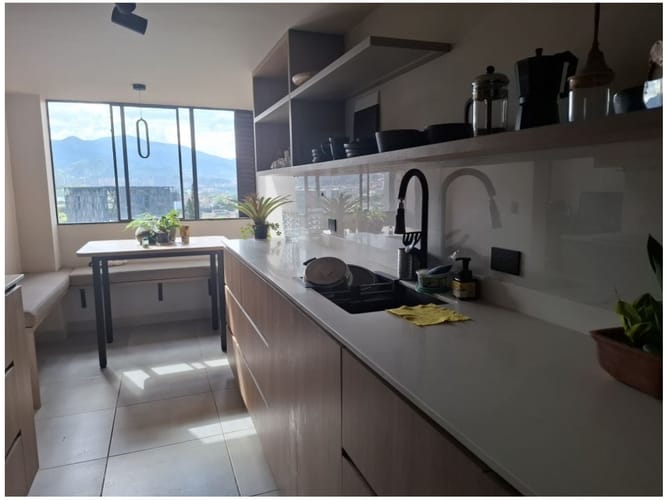 Apartamento de 3 alcobas en venta en La Aguacatala, Medellín, 132 m² · foto 8 de 24