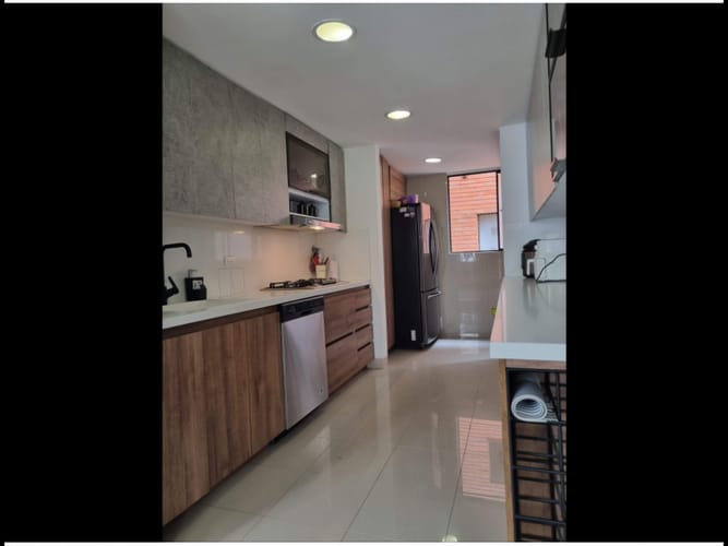 Apartamento en venta en Los Naranjos, Medellín · foto 2 de 21