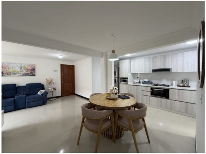 Apartamento de 3 alcobas en venta en El Diamante No. 2, Medellín, 88 m² · foto 3 de 18