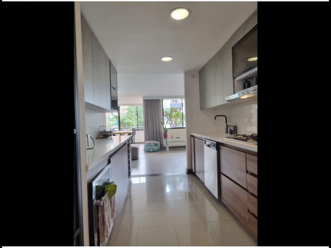 Apartamento en venta en Los Naranjos, Medellín · foto 4 de 21