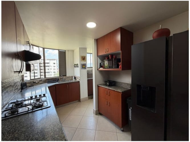 Apartamento de 3 alcobas en venta en El Poblado, Medellín, 136 m² · foto 5 de 11
