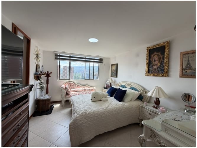 Apartamento de 3 alcobas en venta en El Poblado, Medellín, 136 m² · foto 8 de 11