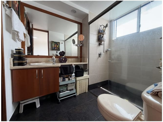 Apartamento de 3 alcobas en venta en El Poblado, Medellín, 136 m² · foto 9 de 11