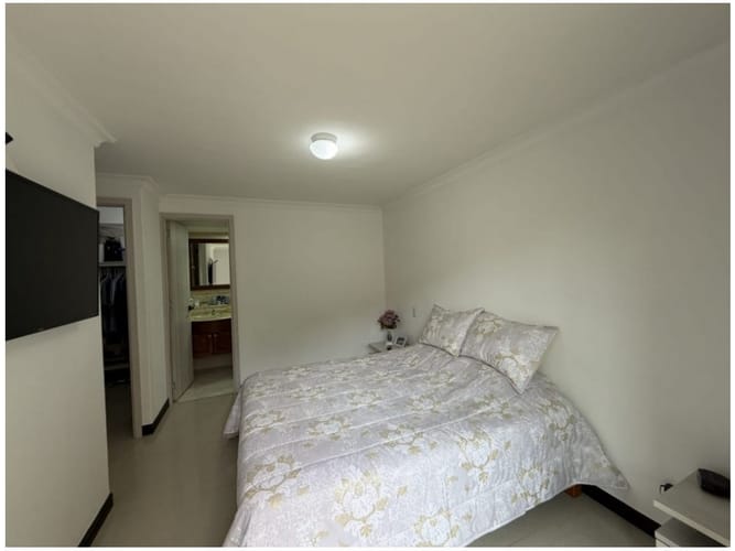 Apartamento de 3 alcobas en venta en El Diamante No. 2, Medellín, 88 m² · foto 12 de 18
