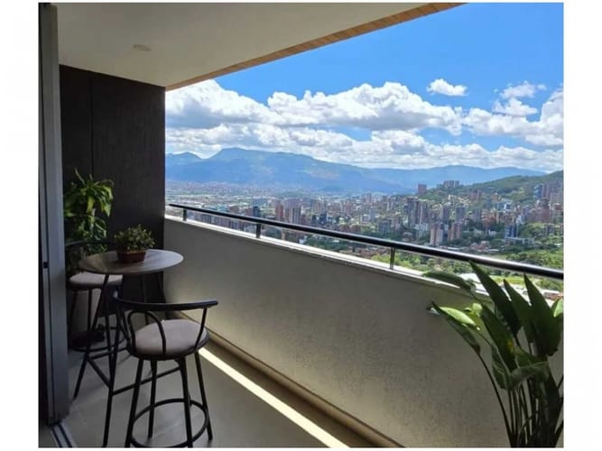 Apartamento de 3 alcobas en venta en Los Naranjos, Medellín, 110 m² · foto 3 de 15