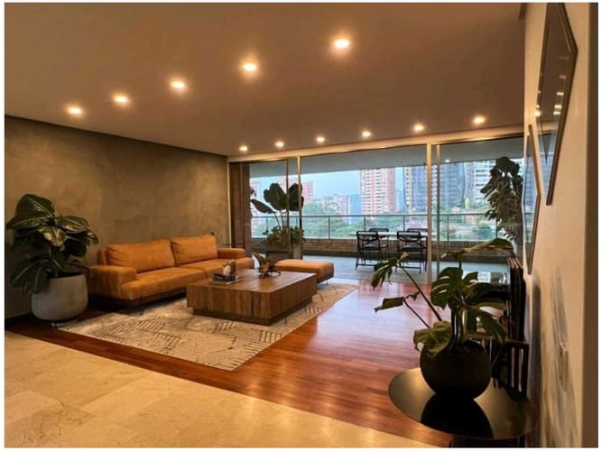 Apartamento de 4 alcobas en venta en El Poblado, Medellín, 243 m² · foto 5 de 24