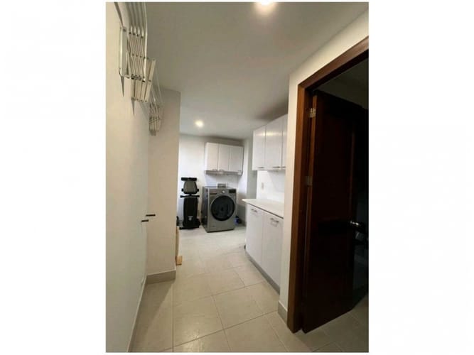 Apartamento de 4 alcobas en venta en El Poblado, Medellín, 243 m² · foto 9 de 24