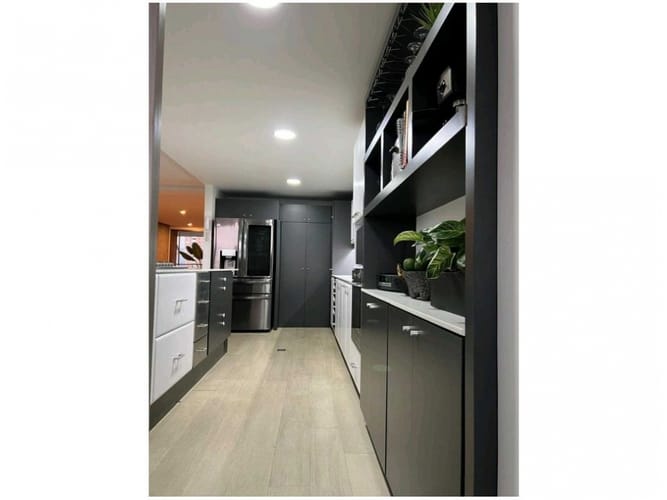 Apartamento de 4 alcobas en venta en El Poblado, Medellín, 243 m² · foto 10 de 24