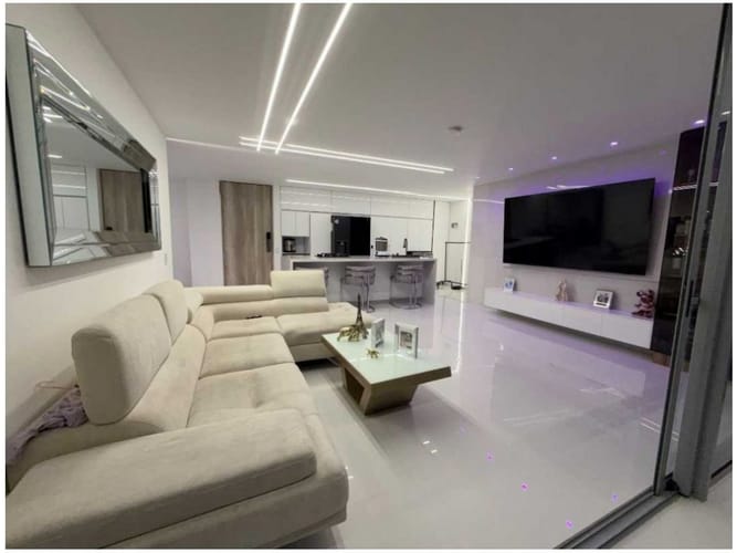 Apartamento de 3 alcobas en venta en El Poblado, Medellín, 120 m² · foto 2 de 20