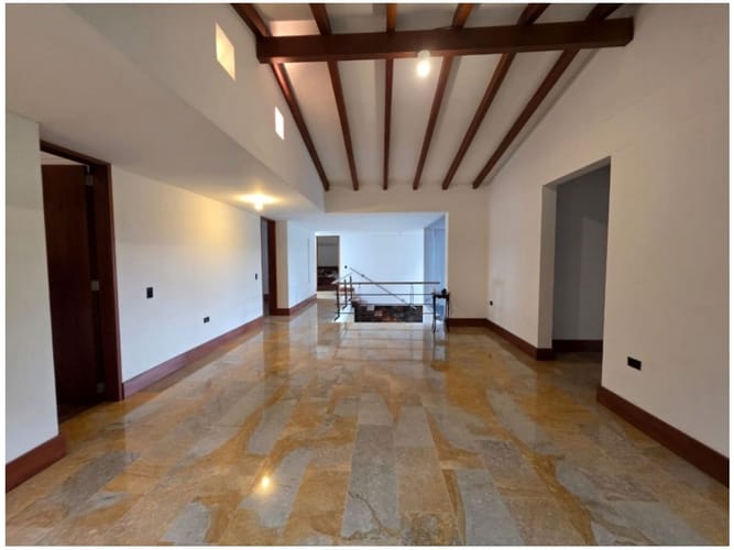 Casa de 4 alcobas en venta en Loma Del Escobero, Envigado, 600 m² · foto 9 de 24