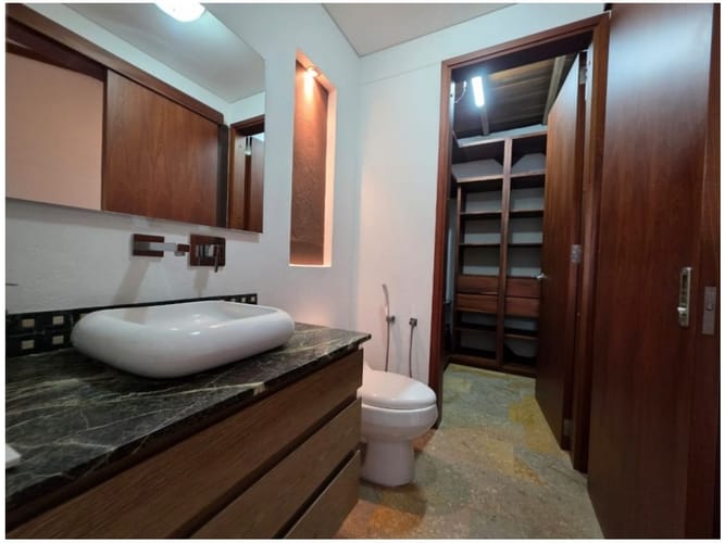 Casa de 4 alcobas en venta en Loma Del Escobero, Envigado, 600 m² · foto 11 de 24