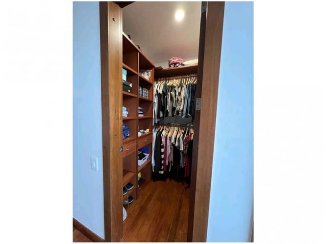 Apartamento de 4 alcobas en venta en El Poblado, Medellín, 243 m² · foto 21 de 24
