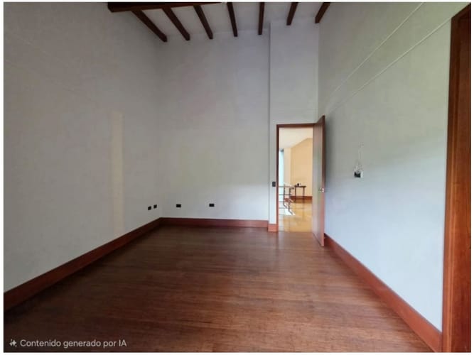 Casa de 4 alcobas en venta en Loma Del Escobero, Envigado, 600 m² · foto 19 de 24
