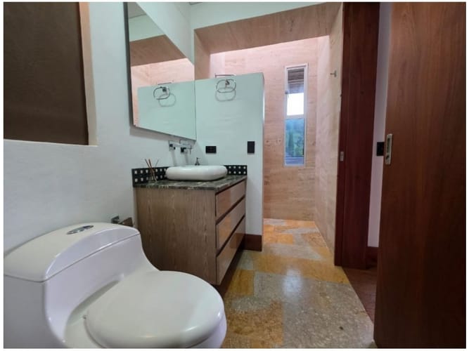 Casa de 4 alcobas en venta en Loma Del Escobero, Envigado, 600 m² · foto 23 de 24