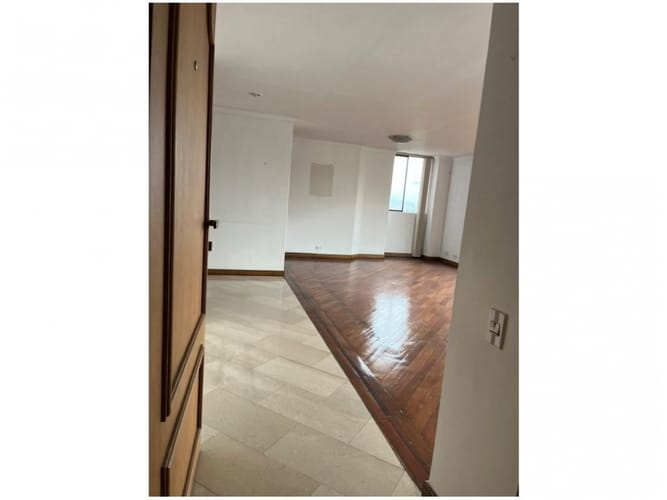 Apartamento en venta en El Poblado, Medellín · foto 2 de 17