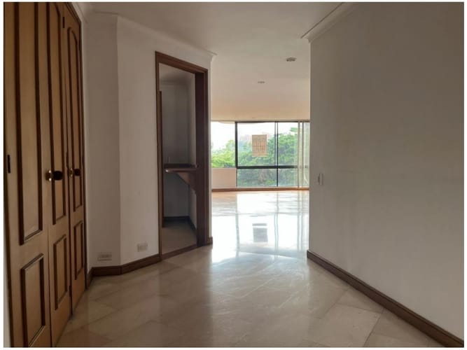 Apartamento en venta en El Poblado, Medellín · foto 3 de 17