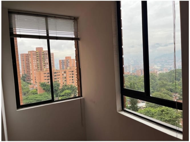 Apartamento en venta en El Poblado, Medellín · foto 5 de 17