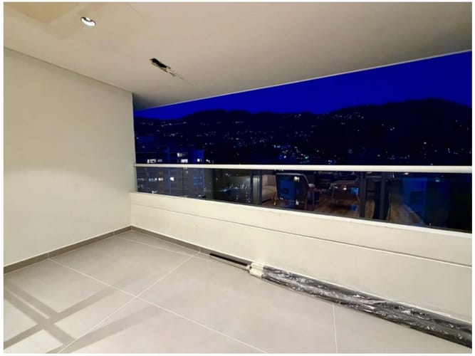 Apartamento de 2 alcobas en venta en Loma Del Chocho, Envigado, 198 m² · foto 8 de 23