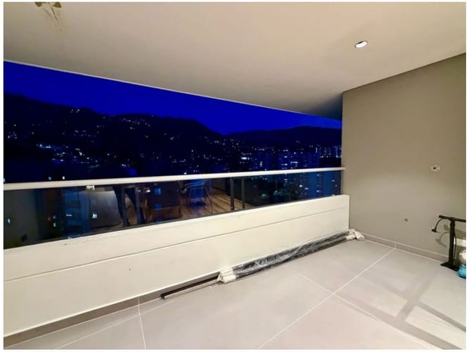 Apartamento de 2 alcobas en venta en Loma Del Chocho, Envigado, 198 m² · foto 9 de 23
