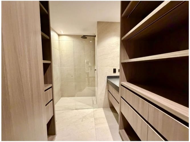 Apartamento de 2 alcobas en venta en Loma Del Chocho, Envigado, 198 m² · foto 12 de 23