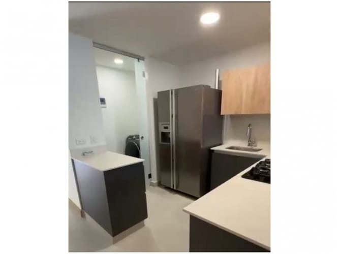 Apartamento de 3 alcobas en venta en El Poblado, Medellín, 105 m² · foto 7 de 10