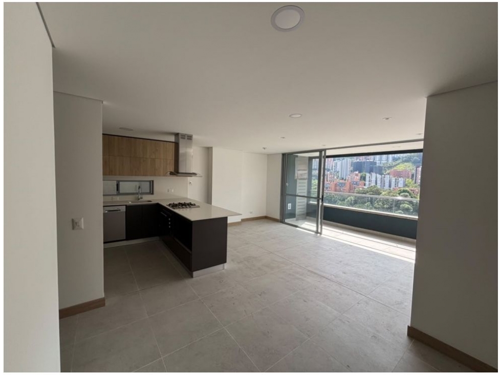 Apartamento en venta en El Poblado, Medellín · foto 3 de 24