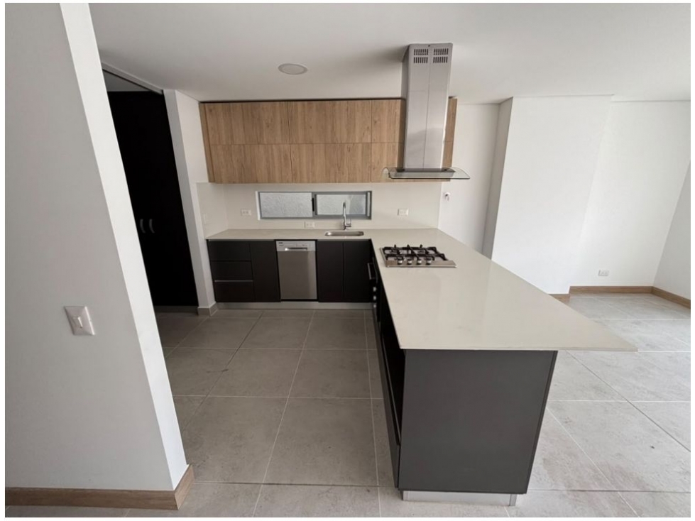 Apartamento en venta en El Poblado, Medellín · foto 5 de 24