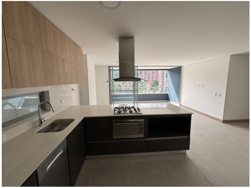 Apartamento en venta en El Poblado, Medellín · foto 8 de 24