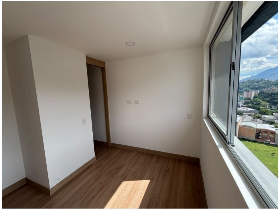 Apartamento en venta en El Poblado, Medellín · foto 11 de 24