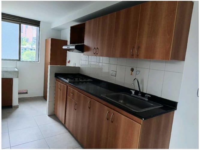Apartamento de 3 alcobas en venta en El Poblado, Medellín, 76 m² · foto 5 de 16