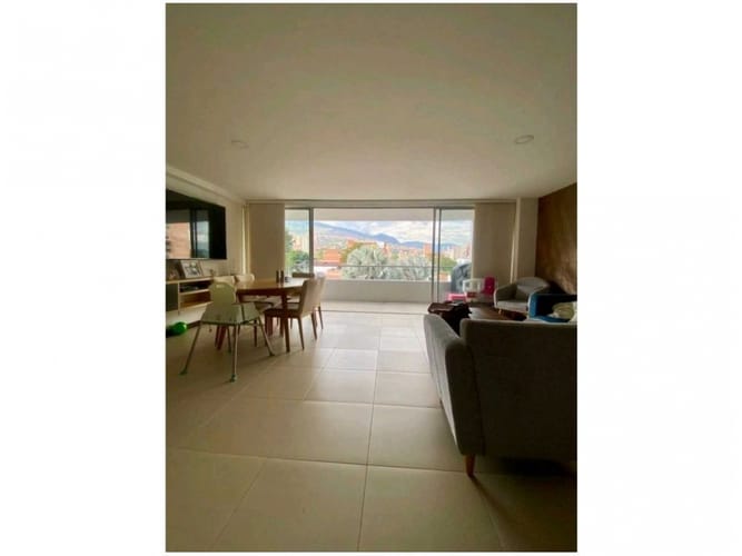 Apartamento de 4 alcobas en venta en Estadio, Medellín, 142 m² · foto 2 de 24