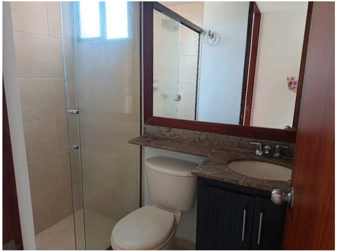 Apartamento de 3 alcobas en venta en El Poblado, Medellín, 76 m² · foto 10 de 16