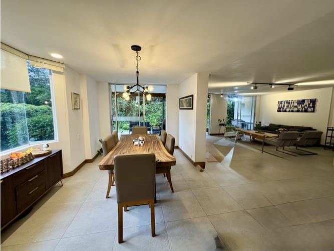 Casa de 4 alcobas en venta en El Poblado, Medellín, 213 m² · foto 3 de 5