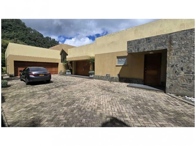 Casa de 3 alcobas en venta en Vía Las Palmas, Envigado, 540 m² · foto 4 de 24