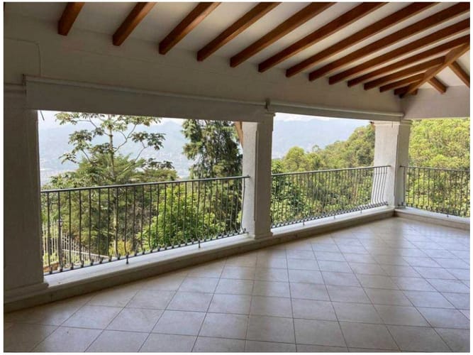 Casa de 9 alcobas en venta en El Poblado, Medellín, 1200 m² · foto 8 de 24