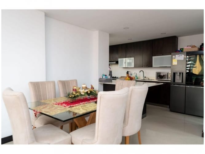Apartamento de 4 alcobas en venta en El Poblado, Medellín, 135 m² · foto 2 de 13