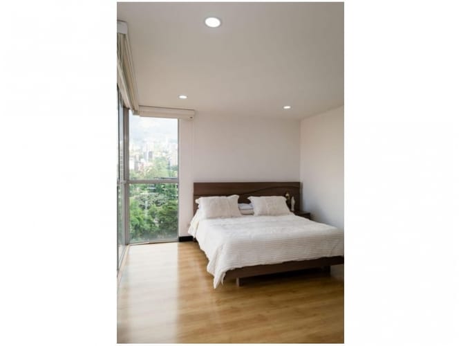 Apartamento de 4 alcobas en venta en El Poblado, Medellín, 135 m² · foto 3 de 13
