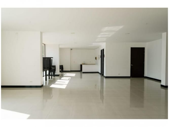 Apartamento de 4 alcobas en venta en El Poblado, Medellín, 135 m² · foto 4 de 13