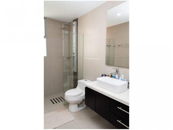 Apartamento de 4 alcobas en venta en El Poblado, Medellín, 135 m² · foto 5 de 13