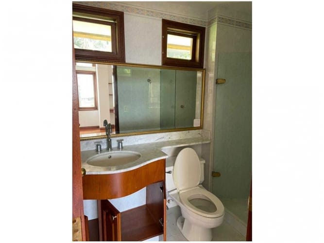 Casa de 9 alcobas en venta en El Poblado, Medellín, 1200 m² · foto 14 de 24