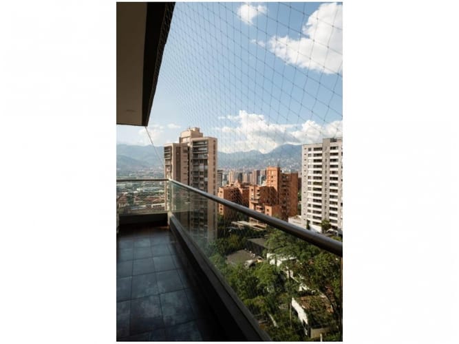 Apartamento de 4 alcobas en venta en El Poblado, Medellín, 135 m² · foto 9 de 13