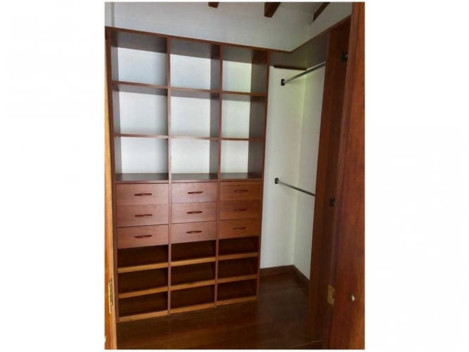 Casa de 9 alcobas en venta en El Poblado, Medellín, 1200 m² · foto 16 de 24