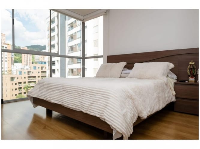 Apartamento de 4 alcobas en venta en El Poblado, Medellín, 135 m² · foto 11 de 13