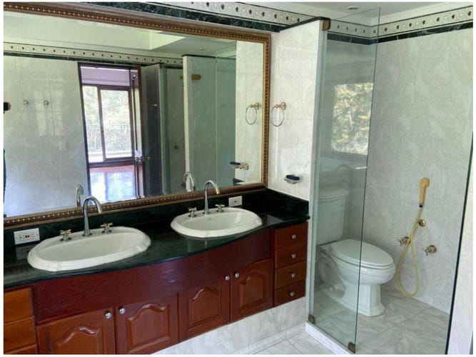 Casa de 9 alcobas en venta en El Poblado, Medellín, 1200 m² · foto 17 de 24