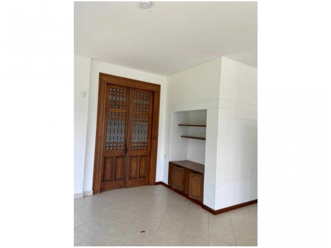 Casa de 9 alcobas en venta en El Poblado, Medellín, 1200 m² · foto 21 de 24