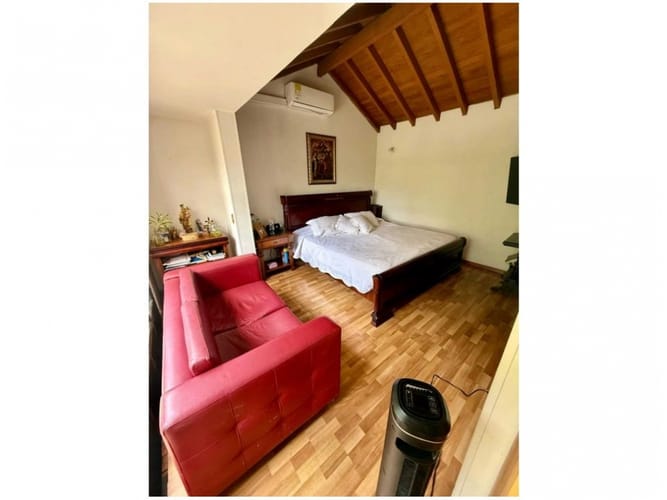 Casa de 4 alcobas en venta en El Poblado, Medellín, 300 m² · foto 9 de 15