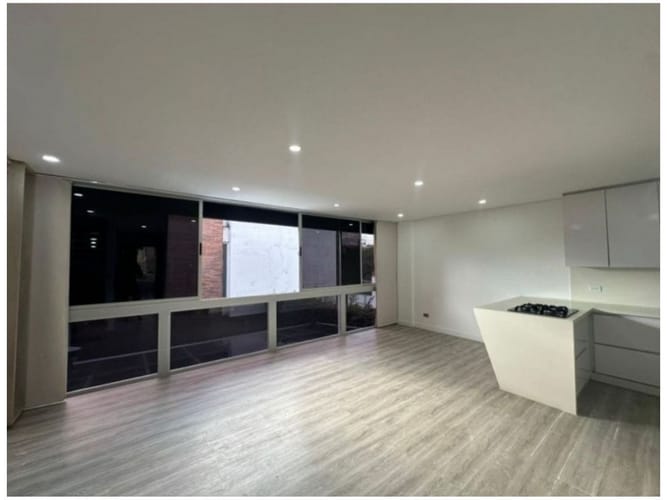 Casa de 3 alcobas en venta en Loma El Atravesado, Envigado, 290 m² · foto 2 de 24