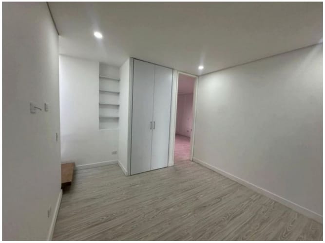 Casa de 3 alcobas en venta en Loma El Atravesado, Envigado, 290 m² · foto 10 de 24